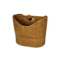 Oval magazine holder