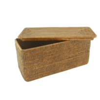 Storage basket with lid